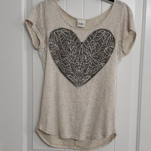 Cute heart Daytrip top from Buckle